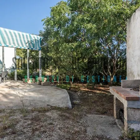 Trullo Rizzelli * Торре-Суда